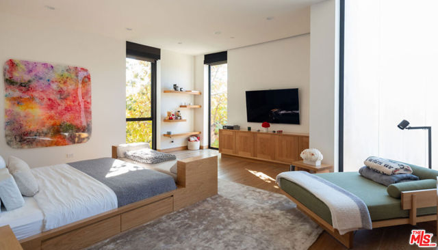 Drew Fenton | 3350 Stoneridge Lane Los Angeles CA | MLS: 7244168 Drew Fenton | 3350 Stoneridge Lane Los Angeles CA | MLS: 7244168