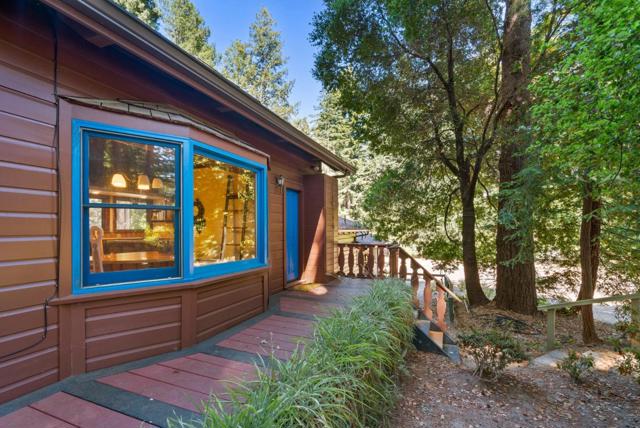 4611 Bonny Doon Road, Santa Cruz CA: https://media.crmls.org/mediaz/eb93104e-dbee-4130-8057-fd397defad2d.jpg