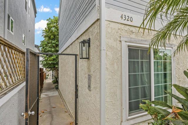 4320 Mentone St, San Diego CA: https://media.crmls.org/mediaz/eb934129-410e-41d5-8fa3-633dfca00218.jpg