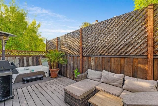 2127 Penasquitas Drive, Aptos CA: https://media.crmls.org/mediaz/eb93592b-be76-4e24-b224-98a74ce65df7.jpg