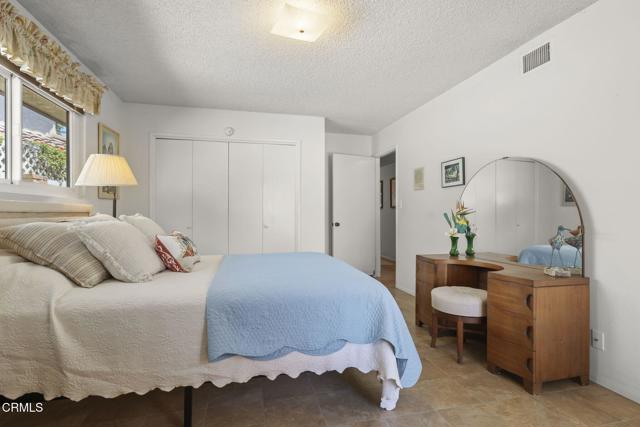 4907 Island View Street, Oxnard CA: https://media.crmls.org/mediaz/eb94037a-0639-493f-99ad-66c1b8323781.jpg