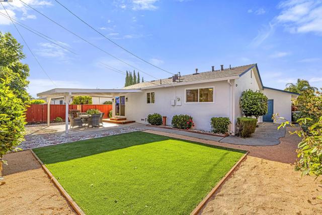 4564 Piper St, Fremont CA: https://media.crmls.org/mediaz/eb9440f4-46ef-4c91-8e11-19c6ed738a69.jpg