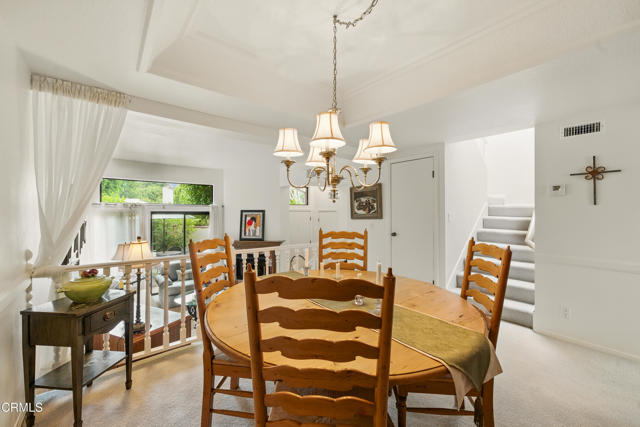 18751 Hatteras Street, Tarzana CA: https://media.crmls.org/mediaz/eb951555-15cb-43ad-a5fc-cd6c39731bb9.jpg