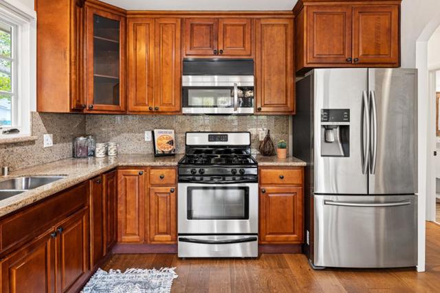 782 Junipero Avenue, Pacific Grove CA: https://media.crmls.org/mediaz/eb954059-526c-402b-8445-af2367068e26.jpg