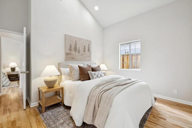 280 College Avenue, Mountain View CA: https://media.crmls.org/mediaz/eb95d20c-1cbb-4006-aa93-0e6a1bc9e53c.jpg