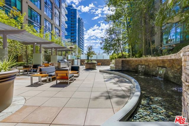 1100 S Hope Street, Los Angeles CA: https://media.crmls.org/mediaz/eb95ea68-89bc-4999-a464-c2078d77d9f8.jpg