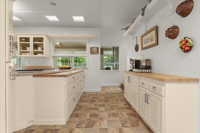 4711 Old San Jose Road, Soquel CA: https://media.crmls.org/mediaz/eb964bd8-18d3-4cff-af0a-ff7e710083c1.jpg