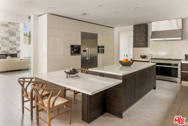 12443 W Sunset Boulevard, Los Angeles CA: https://media.crmls.org/mediaz/eb9749c5-fec7-4996-9df4-48c0cdab5fd8.jpg