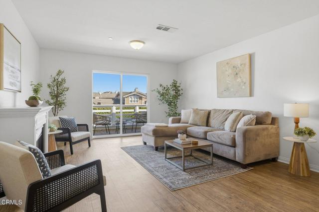 Detail Gallery Image 5 of 28 For 996 Los Angeles Ave #101,  Ventura,  CA 93004 - 3 Beds | 2 Baths