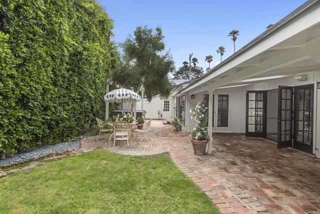 Detail Gallery Image 22 of 47 For 315 Mira Monte, La Jolla,  CA 92037 - 4 Beds | 3/1 Baths