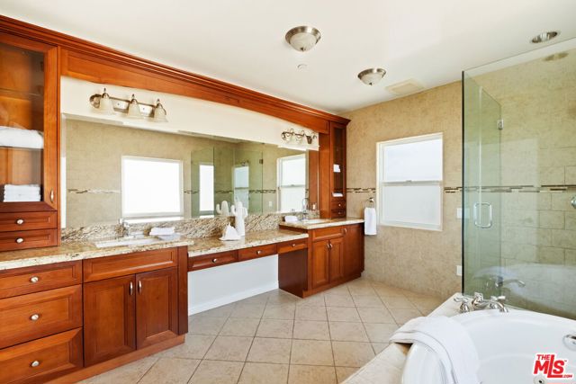 11925 Charnock Road, Los Angeles CA: https://media.crmls.org/mediaz/eb9a8e90-9622-4ffd-b789-fdb637b222c2.jpg
