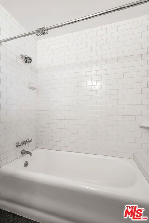 839 Milwood Avenue, Venice CA: https://media.crmls.org/mediaz/eb9af65b-856f-4b89-8955-112004f77495.jpg