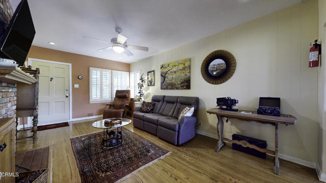 405 Mission Road, Glendale CA: https://media.crmls.org/mediaz/eb9b7ccb-8c9f-4296-91e5-495a83c2c3da.jpg