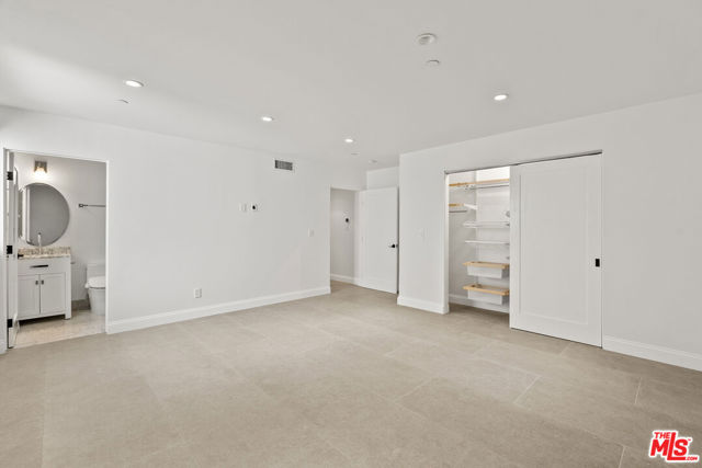 530 N Alta Vista Boulevard, Los Angeles CA: https://media.crmls.org/mediaz/eb9c0246-66c3-41ee-8b19-a47218243276.jpg