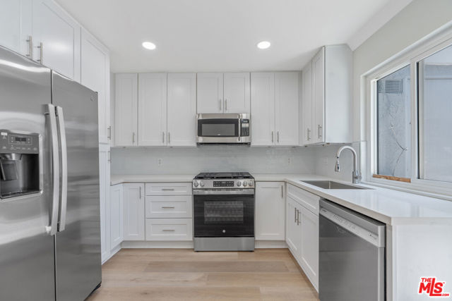 46 Eagle, Irvine CA: https://media.crmls.org/mediaz/eb9c86c4-df78-4810-92a0-5d12766983da.jpg