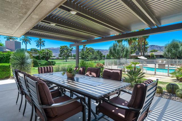 9 Furman Court, Rancho Mirage CA: https://media.crmls.org/mediaz/eb9c93c9-fcba-4123-ab15-e296f018a593.jpg