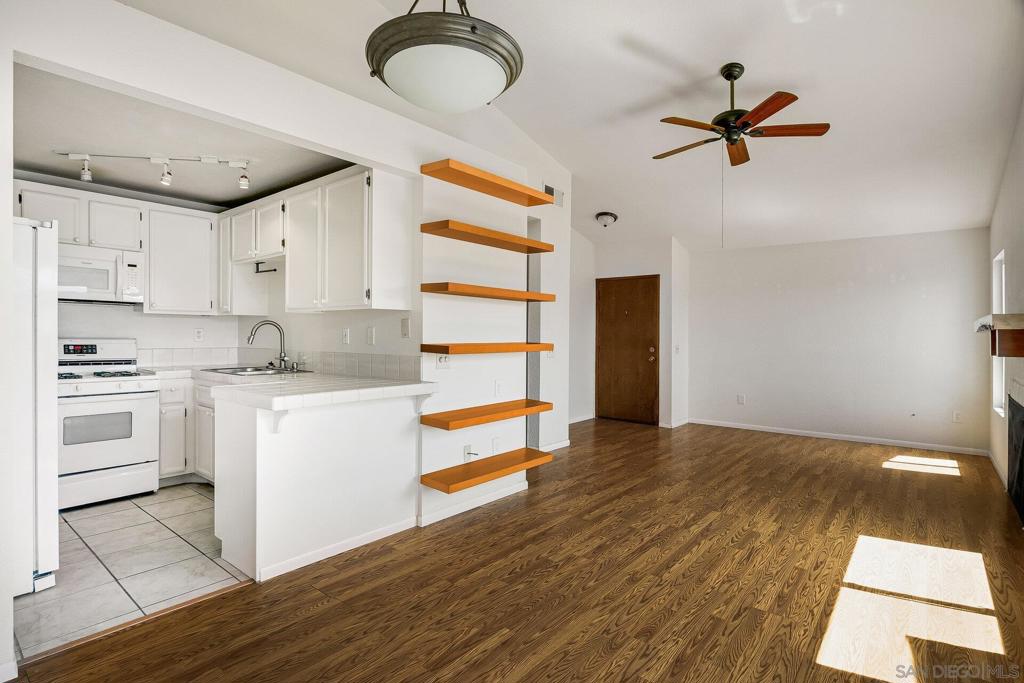 MLS #250035691SD img 9