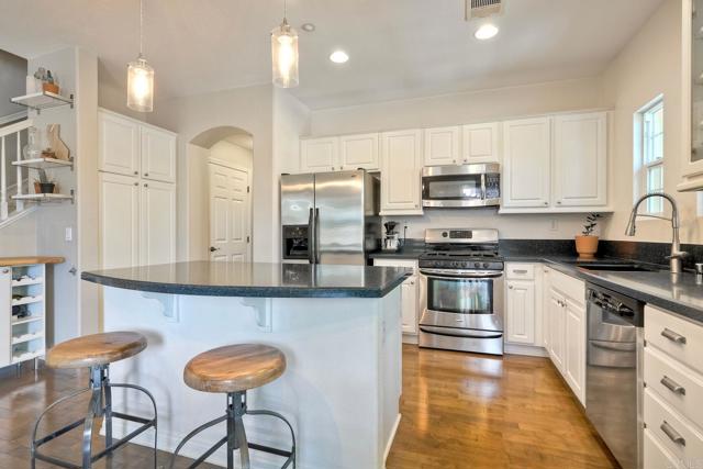 1367 Sky Ridge, San Marcos CA: https://media.crmls.org/mediaz/eb9ca928-d8b6-41cd-aebb-426b3d742463.jpg