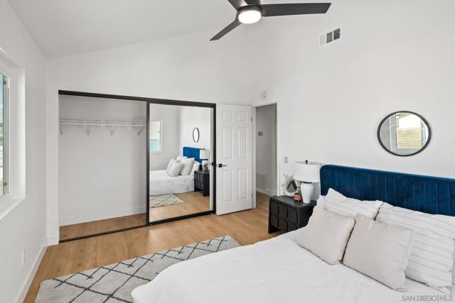 Image 24 of 50 For 152 Evergreen Ave.  4