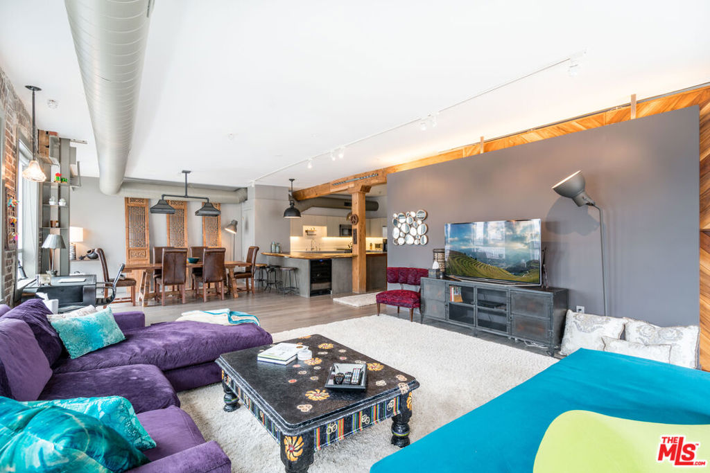 527 Molino Street 401, Los Angeles, CA 90013