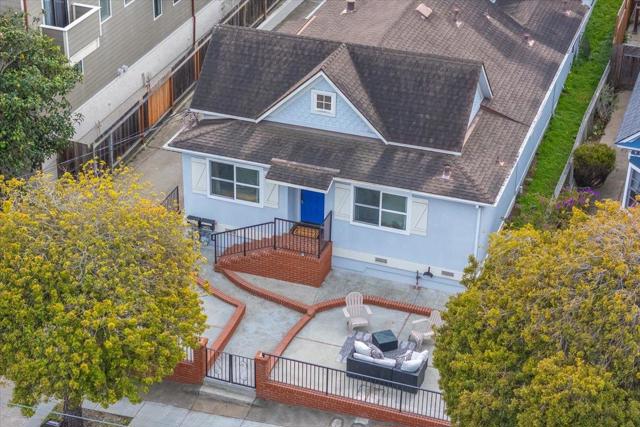 739 W Franklin Street, Monterey CA: https://media.crmls.org/mediaz/eb9f24fc-248f-44c9-8c1d-d12a81ead7e7.jpg