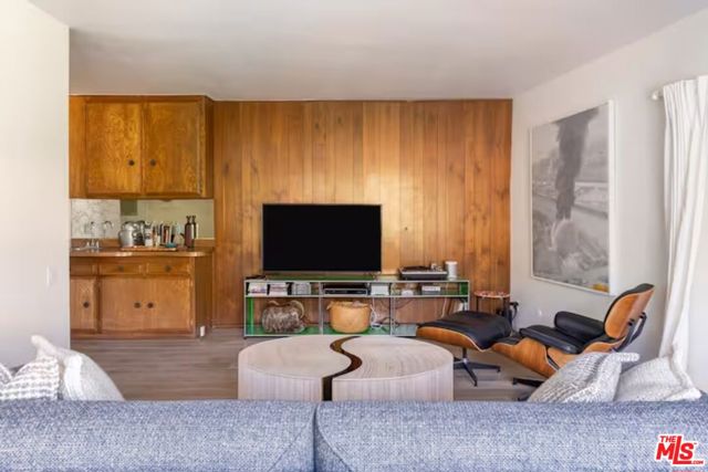 702 Cavanagh Road, Glendale CA: https://media.crmls.org/mediaz/eb9fb56e-b7d2-437f-8322-40d864f6d434.jpg