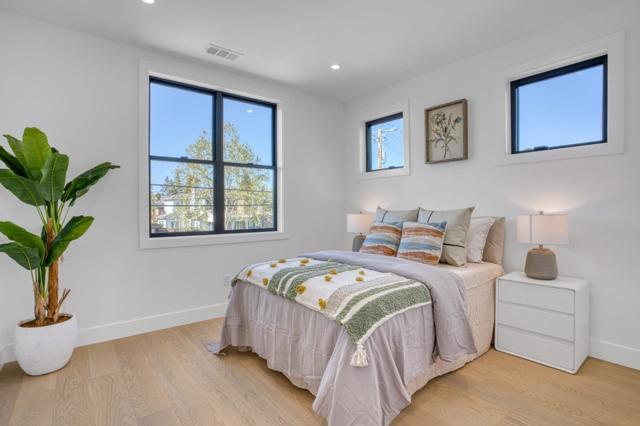 1270 W Hacienda Avenue, Campbell CA: https://media.crmls.org/mediaz/eb9febef-ca03-4c2a-b1c7-67a22ff46ecd.jpg