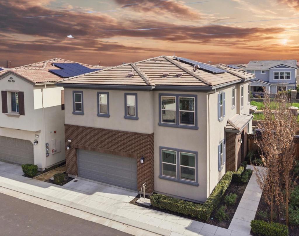 1122 S Morning Glory Drive
