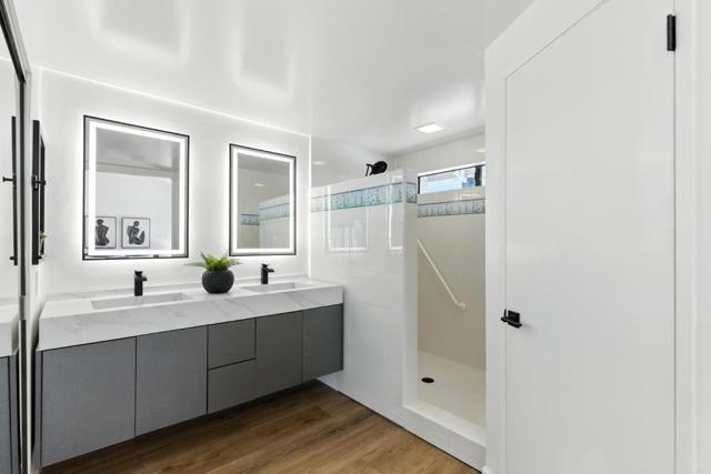588 Marlin Court, Redwood City CA: https://media.crmls.org/mediaz/eba0f7b9-cc60-41f5-84de-d112fa546141.jpg