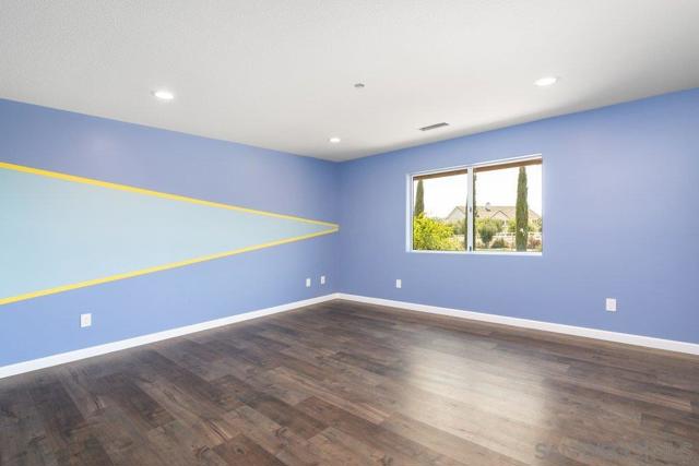 Image 18 of 75 For 37789 Avenida La Cresta