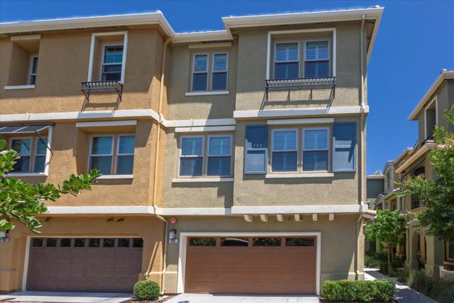 639 Cinnamon Circle, Mountain View CA: https://media.crmls.org/mediaz/eba14a7e-3e54-4de9-a32e-5df148734735.jpg
