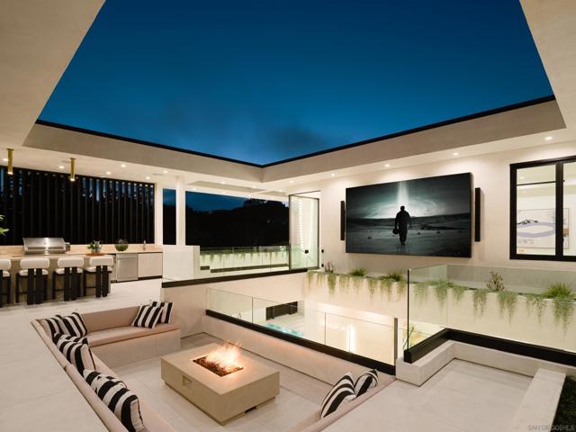 Image 32 of 67 For 6283 La Jolla Scenic Dr S