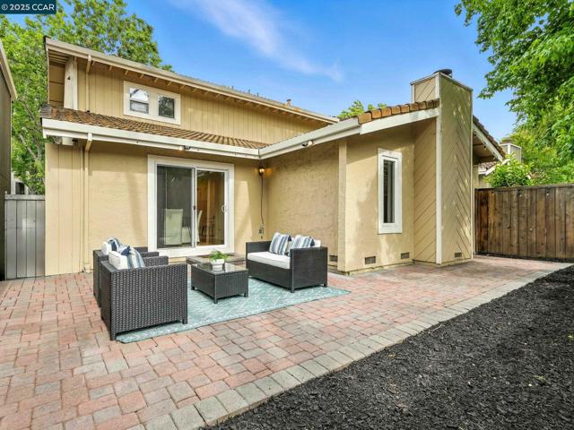 218 Jewel Ter, Danville CA: https://media.crmls.org/mediaz/eba1d9a7-e2c7-4975-8550-178bc31bf0b0.jpg