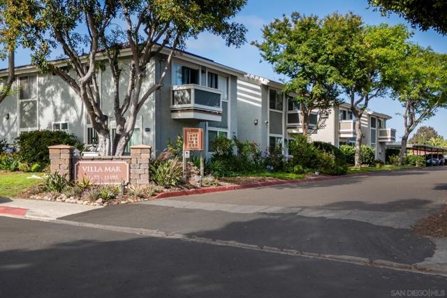11187 Kelowna Rd, San Diego CA: https://media.crmls.org/mediaz/eba20a40-aa23-40d2-b849-ce41356a2c9a.jpg