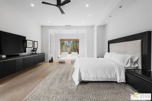 27 Ambassador Circle, Rancho Mirage CA: https://media.crmls.org/mediaz/eba2520a-73a7-4a34-9c7f-686206d75bbf.jpg