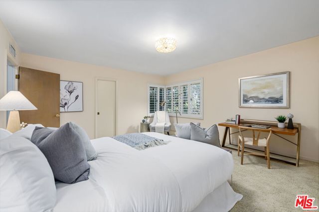 515 Warner Avenue, Los Angeles CA: https://media.crmls.org/mediaz/eba2965d-81b0-447d-a71e-f677105e294f.jpg