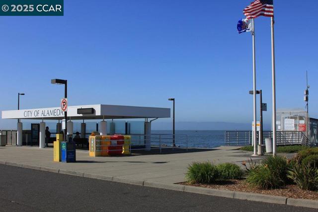1613 Stanton St, Alameda CA: https://media.crmls.org/mediaz/eba36399-32d4-41b6-b968-f4d3680fde7b.jpg