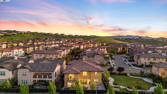 3044 Gritstone Street, Danville CA: https://media.crmls.org/mediaz/eba48521-43f4-4e9f-9173-53cb9c6a2584.jpg