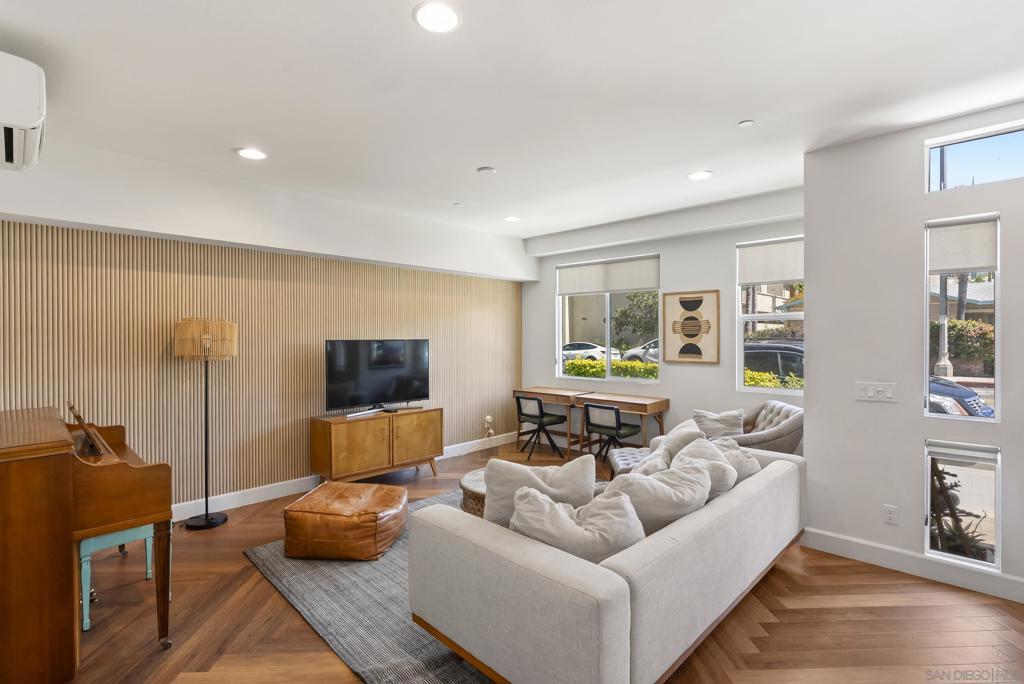 2537 State St. - photo 3