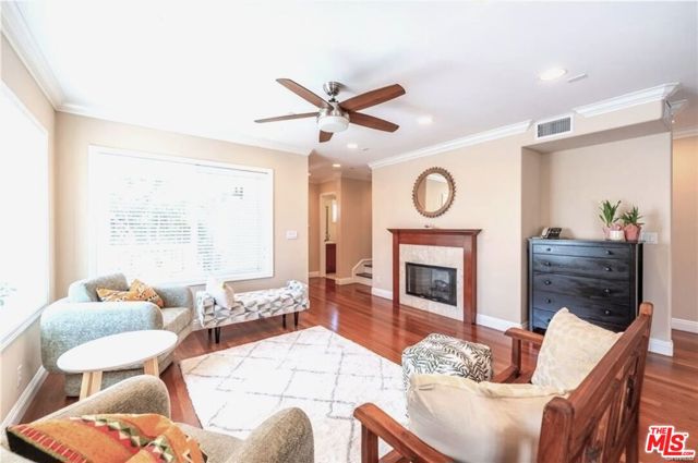 1202 Tennyson Street, Manhattan Beach CA: https://media.crmls.org/mediaz/eba4d19c-25f0-43d0-a538-6b5a91ba4698.jpg