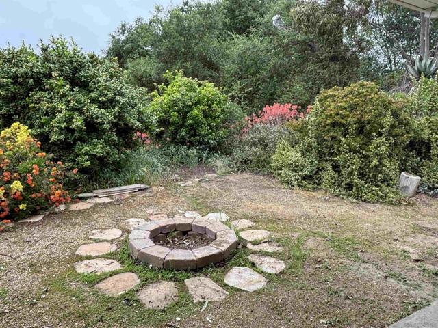 2566 Los Cerritos Ln, Fallbrook CA: https://media.crmls.org/mediaz/eba50b67-de55-45b4-9d0b-5266bd82c8cc.jpg