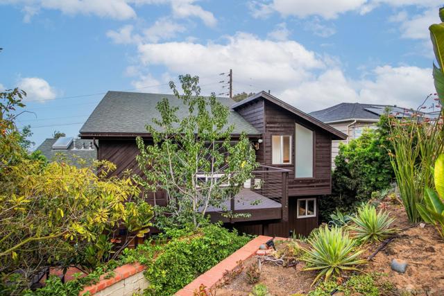 4021 Bernice Dr, San Diego CA: https://media.crmls.org/mediaz/eba56de1-e33e-465e-99d0-f81ad241d3e6.jpg