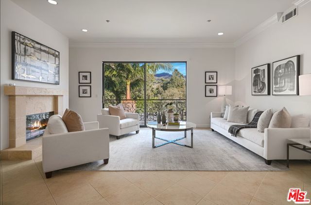 16000 W Sunset Boulevard, Pacific Palisades CA: https://media.crmls.org/mediaz/eba57ead-5933-4cee-b8c2-00a6aa892f33.jpg
