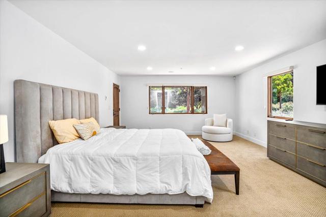 25926 Puerta Del Cajon, Monterey CA: https://media.crmls.org/mediaz/eba60f8c-654f-4442-b04c-bdb2cce6b572.jpg