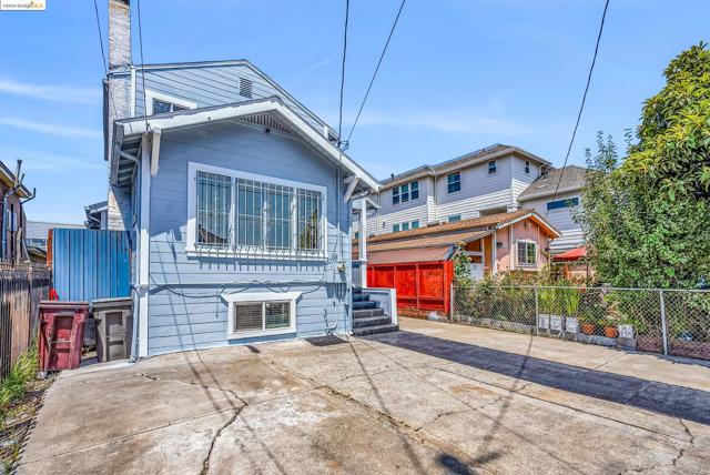 907 39Th Ave, Oakland, California 94601, 4 Bedrooms Bedrooms, ,1 BathroomBathrooms,Single Family Residence,For Sale,39Th Ave,41069340