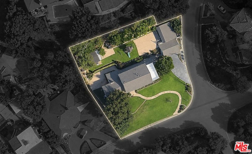 MLS #26855713 image #1