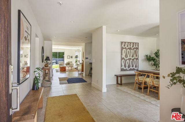4947 Varna Avenue, Sherman Oaks CA: https://media.crmls.org/mediaz/eba718c2-6c2d-405e-be45-f0a9d6572b1c.jpg