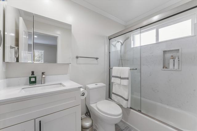 Image 33 of 41 For 2521 Highland Ave