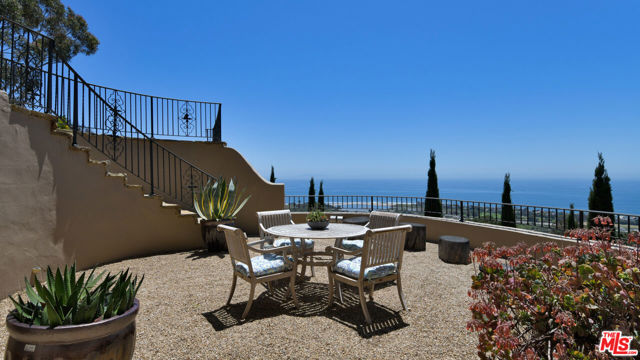 23806 Malibu Crest Drive, Malibu CA: https://media.crmls.org/mediaz/eba7f37d-8e50-49ce-9e2f-7f0c40ab4b71.jpg