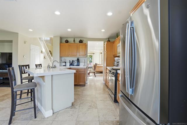 1332 Carneros Valley st, Chula Vista CA: https://media.crmls.org/mediaz/eba8499f-aa5f-45d0-b8ac-ae5025fbe90d.jpg